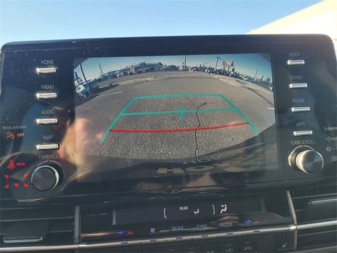 Used 2024 Toyota Sienna XSE image 22