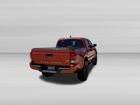 Used 2018 Toyota Tacoma TRD Sport w/ Technology Package AWD/4WD image 6