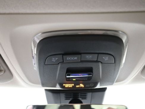Used 2025 Toyota Corolla LE FWD image 10