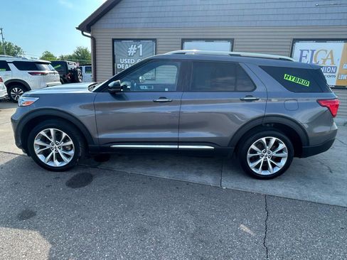 Used 2021 Ford Explorer Platinum w/ Premium Technology Package AWD/4WD image 8