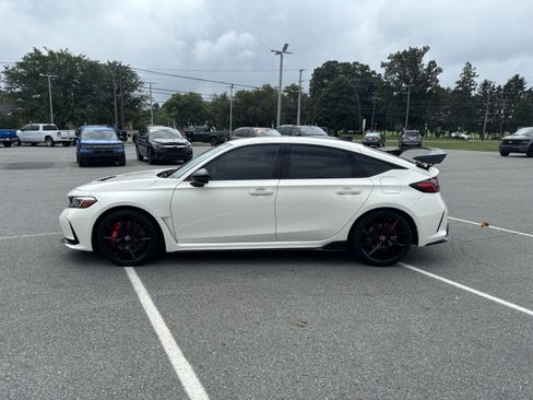 Used 2024 Honda Civic Type R image 4