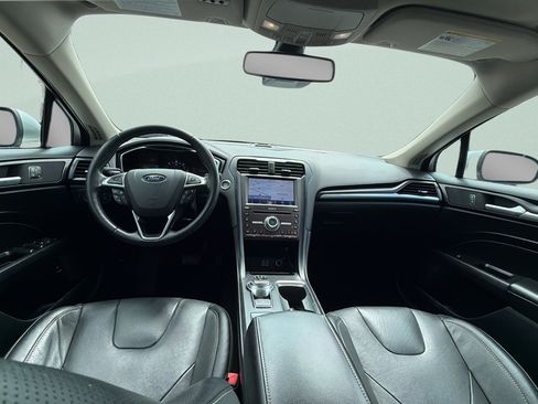 Used 2020 Ford Fusion Energi Titanium FWD image 10