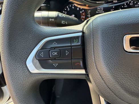 Used 2025 Jeep Compass Sport image 30