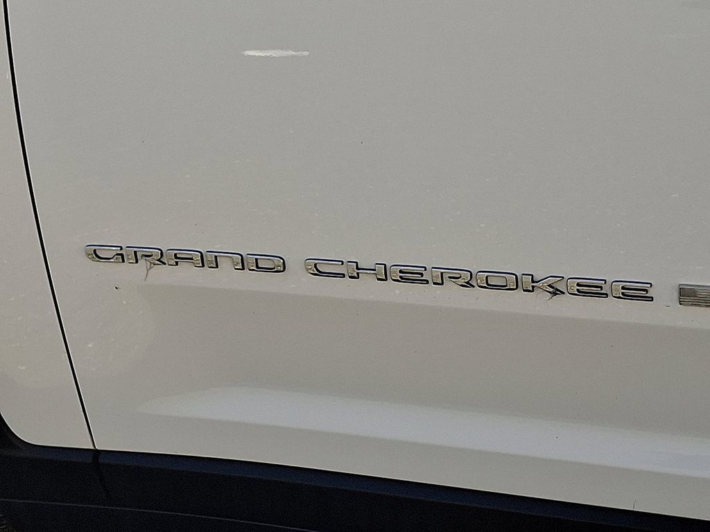 Used 2023 Jeep Grand Cherokee 4WD 4xe image 31