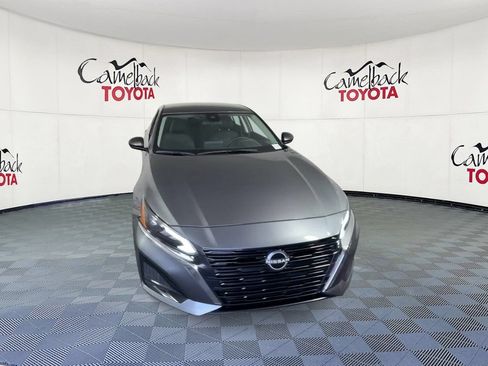 Used 2025 Nissan Altima 2.5 SV FWD image 6