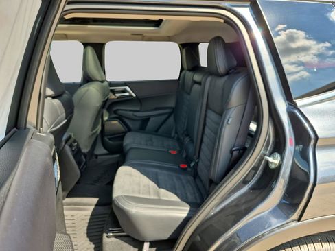 New 2025 Mitsubishi Outlander SE FWD image 22