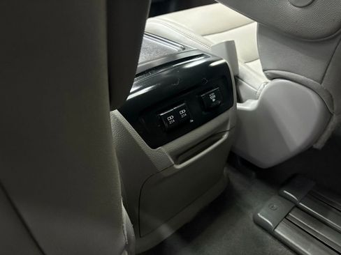 Used 2019 Toyota Sienna XLE w/ XLE Navigation Package FWD image 29