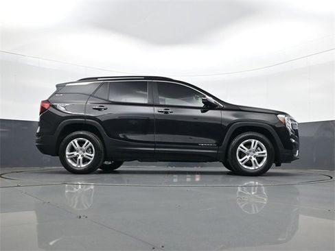 Used 2023 GMC Terrain SLE w/ Driver Convenience Package image 24