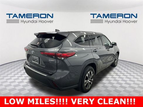 Used 2021 Toyota Highlander XLE image 5