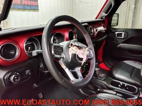 Used 2023 Jeep Gladiator Rubicon w/ Cold Weather Group AWD/4WD image 11