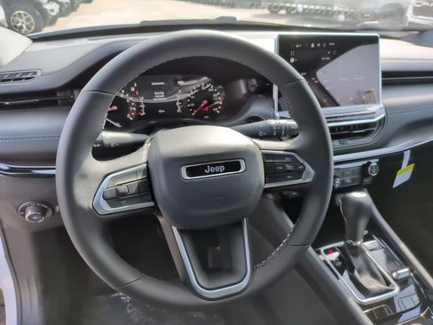 New 2026 Jeep Compass Latitude image 36