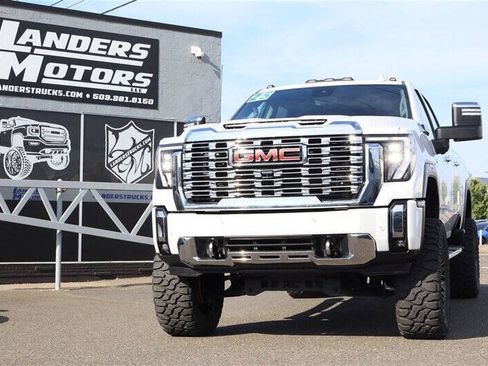 Used 2025 GMC Sierra 2500 Denali w/ Technology Package AWD/4WD image 1