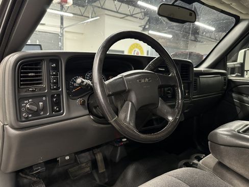 Used 2007 GMC Sierra 3500 SLE w/ Heavy-Duty Power Package AWD/4WD image 25
