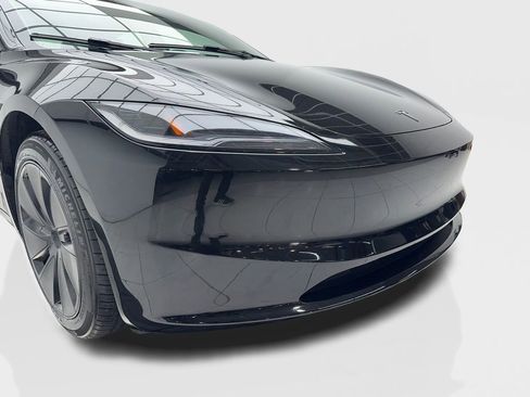 Used 2025 Tesla Model 3 image 3