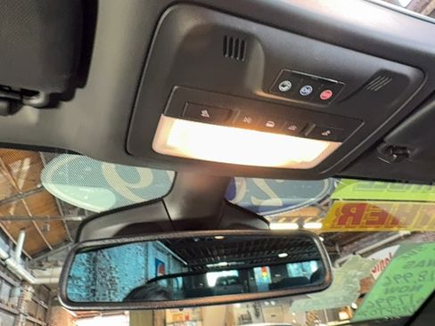 Used 2019 Buick Cascada Premium image 26