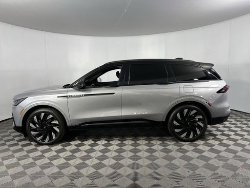 Used 2024 Lincoln Nautilus Reserve w/ Jet Appearance Package (87T) image 10