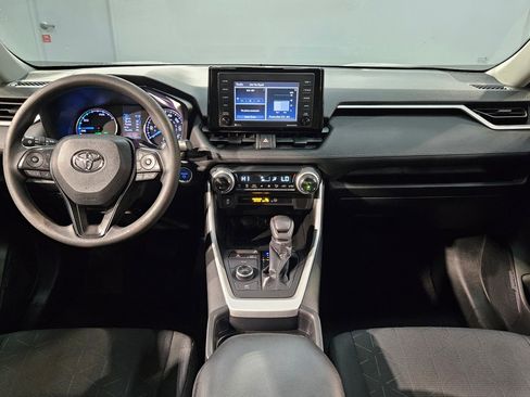 Used 2020 Toyota RAV4 XLE w/ Convenience Package image 10