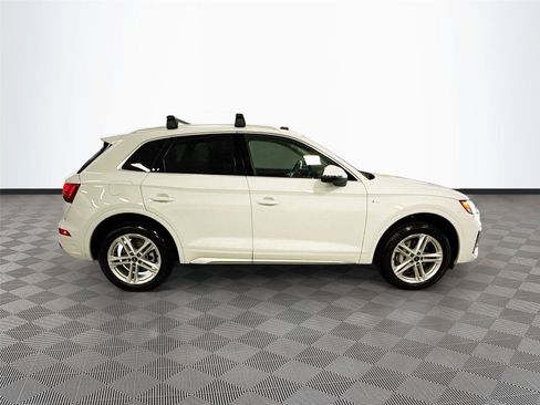 Used 2024 Audi Q5 e Premium Plus w/ Premium Plus Package AWD/4WD image 8