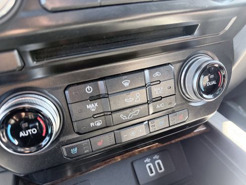 Used 2016 Ford F150 Platinum w/ Equipment Group 701A Luxury image 42