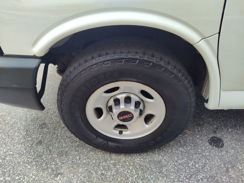 Used 2016 GMC Savana 3500 Extended image 23