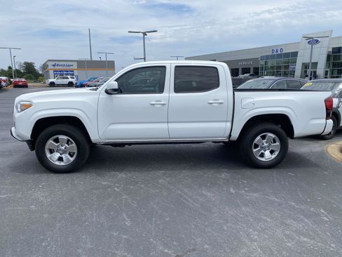 Used 2023 Toyota Tacoma SR AWD/4WD image 4