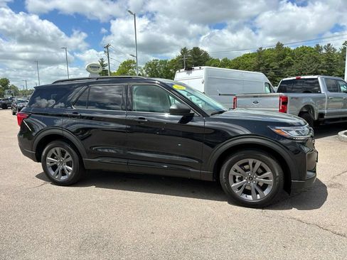 Used 2026 Ford Explorer Active w/ Active Comfort Package AWD/4WD image 2