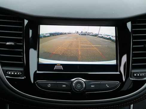 Used 2022 Chevrolet Trax LT w/ Sport Edition image 27