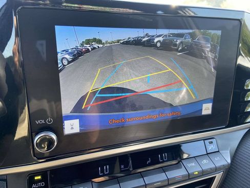 Used 2025 Toyota Camry SE FWD image 20