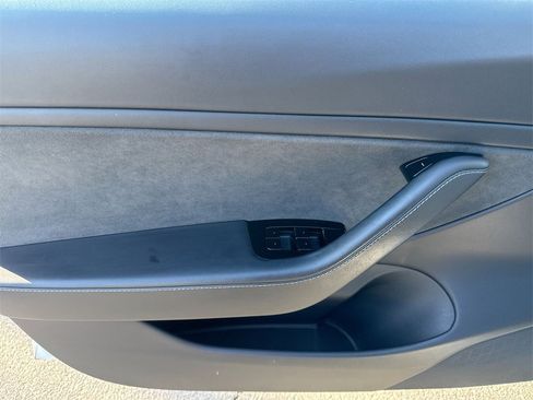 Used 2020 Tesla Model 3 Long Range image 15