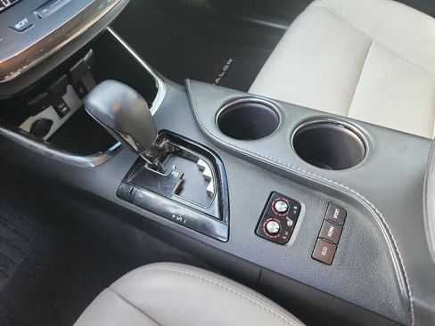 Used 2017 Toyota Avalon XLE FWD image 34