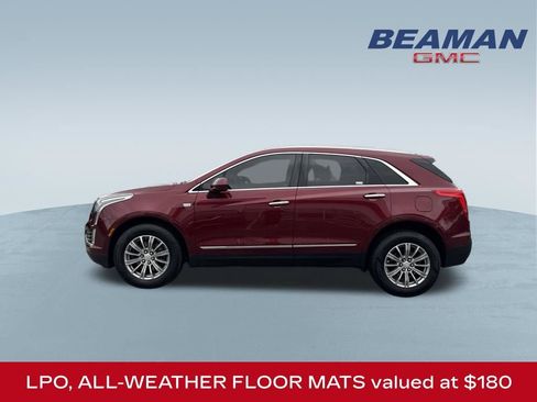 Used 2017 Cadillac XT5 Luxury w/ Driver Awareness Package FWD image 4