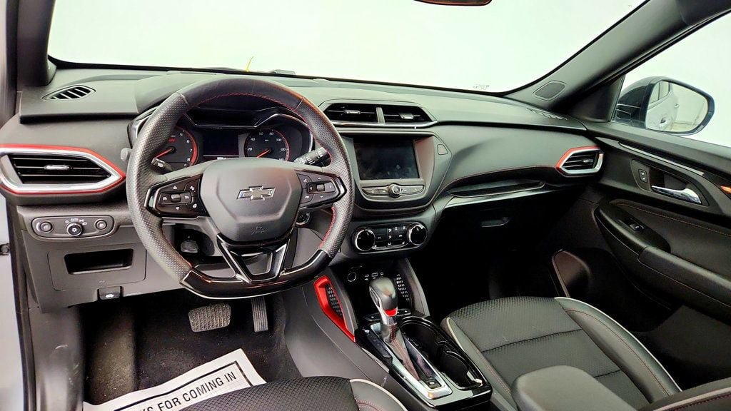 Used 2023 Chevrolet TrailBlazer RS FWD image 11