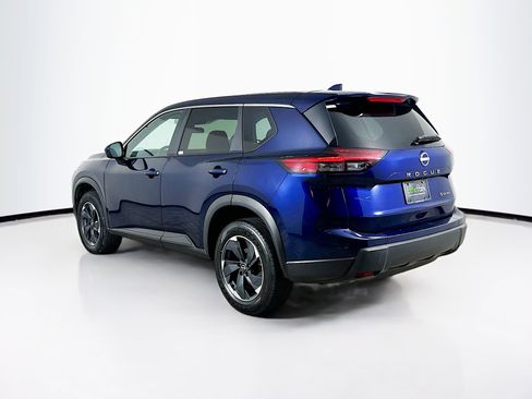 Used 2024 Nissan Rogue SV image 5