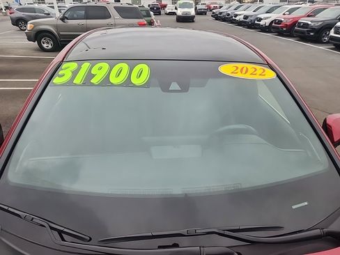 Used 2022 Toyota Venza Limited image 10