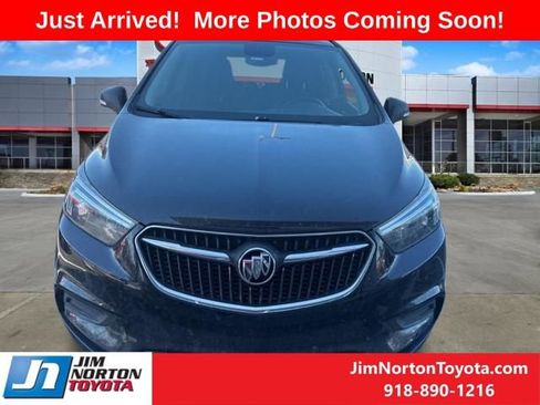 Used 2019 Buick Encore Preferred image 2