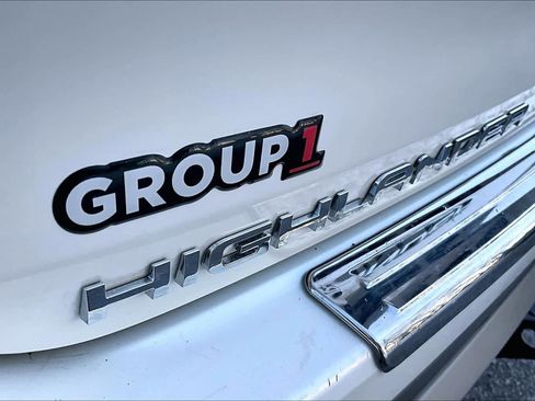 Used 2021 Toyota Highlander Platinum image 9