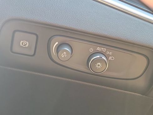 Certified 2020 Buick Enclave Essence w/ Sport Touring Edition FWD image 21