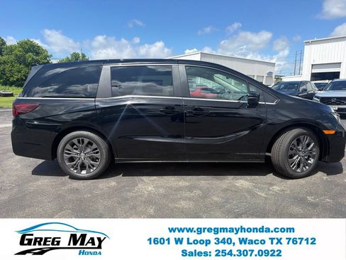 New 2026 Honda Odyssey Touring image 2