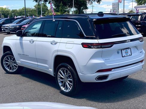 Certified 2025 Jeep Grand Cherokee Summit AWD/4WD image 11