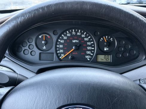 Used 2003 Ford Focus SE image 8