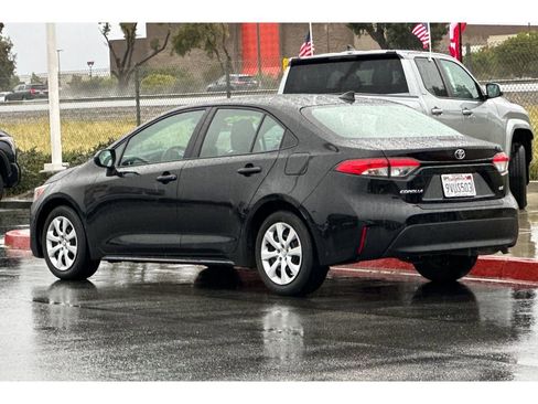 Used 2025 Toyota Corolla LE image 6
