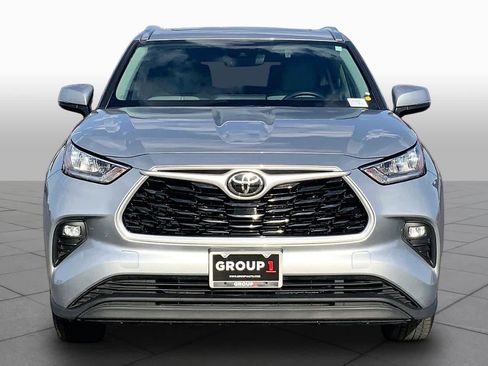 Used 2020 Toyota Highlander XLE FWD image 4