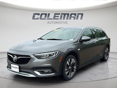 Used 2019 Buick Regal Essence w/ Driver Confidence Package I