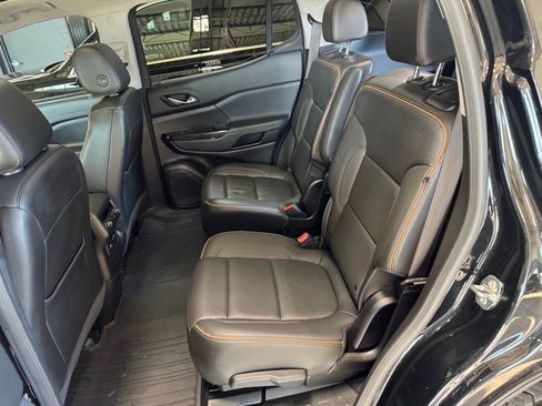 Used 2023 GMC Acadia AT4 w/ Technology Package image 14