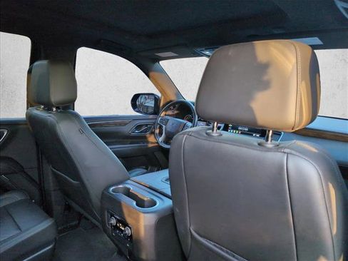 Used 2021 Chevrolet Tahoe Z71 w/ Z71 Signature Package image 21