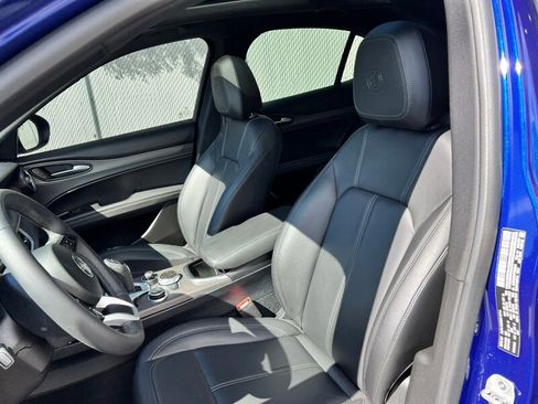 Used 2023 Alfa Romeo Stelvio Ti image 18