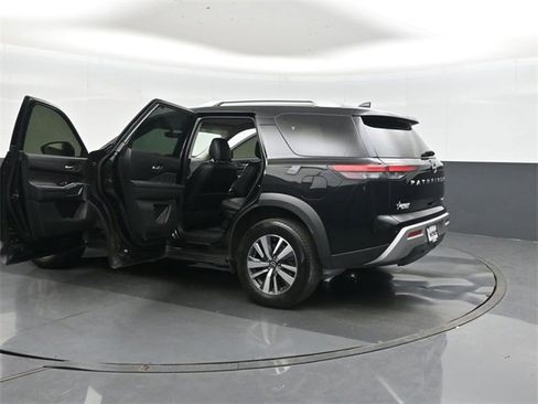 Used 2023 Nissan Pathfinder SL image 52