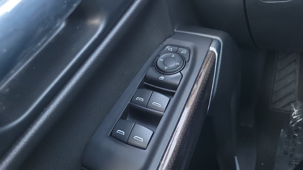Used 2022 Chevrolet Silverado 1500 LT AWD/4WD image 18