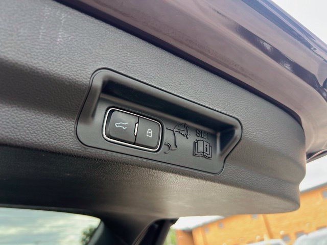 Used 2023 Ford Explorer XLT w/ Equipment Group 202A AWD/4WD image 23