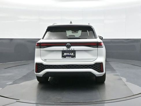 New 2026 Volkswagen Tiguan SE R-Line FWD image 6